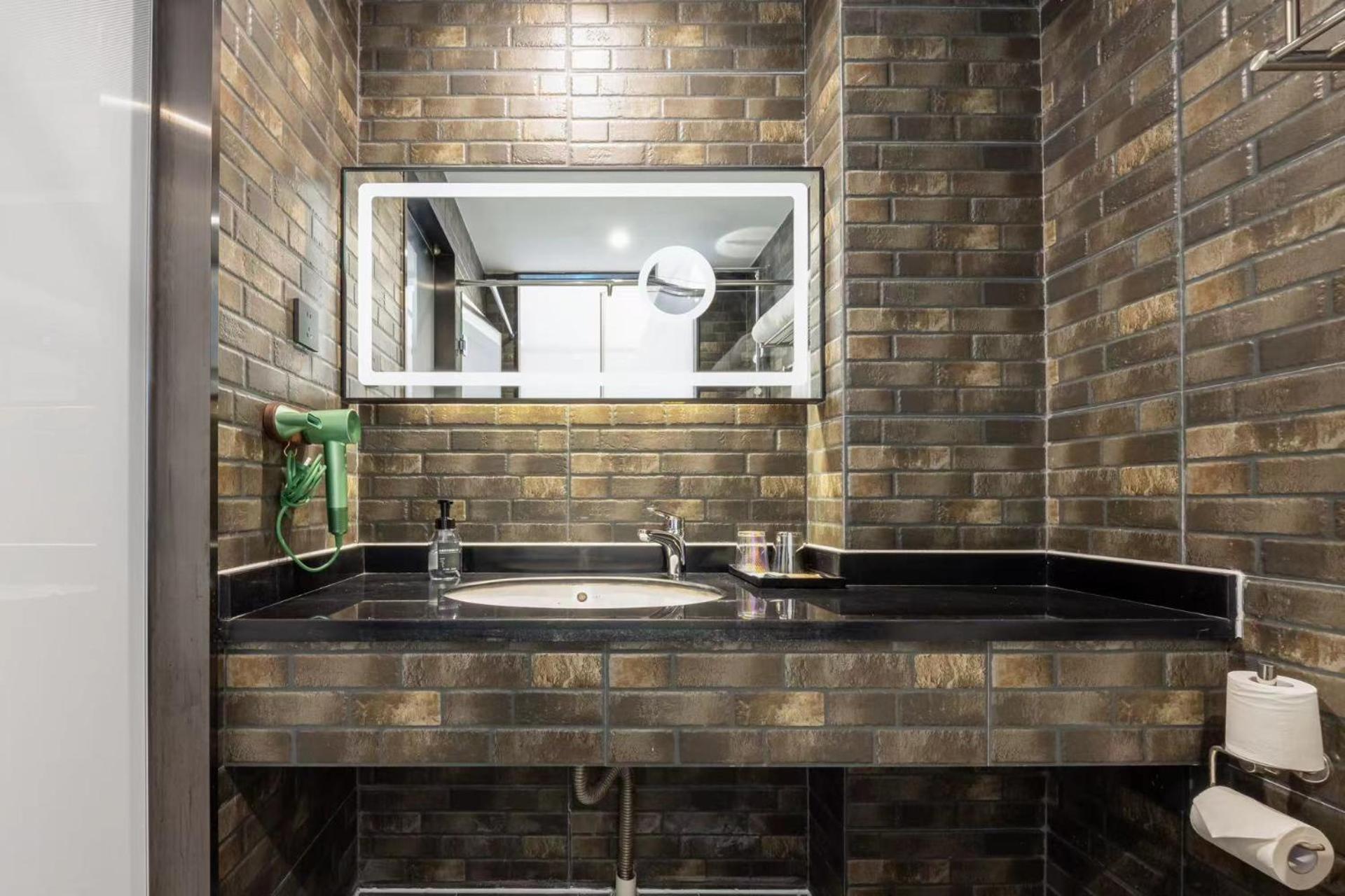 Nost Algia Hotel Near Beijing Panjiayuan Antique Market- Beijing Happy Valley, Cbd, China Zun And Sanlitun, Tian'Anmen Square, Free Ice Cream, Mineral Water, Coffee, Snacks And Laundry Service, Free Gymnastic, English Communication Well Dış mekan fotoğraf