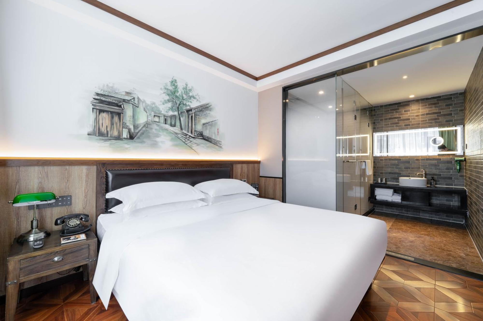 Nost Algia Hotel Near Beijing Panjiayuan Antique Market- Beijing Happy Valley, Cbd, China Zun And Sanlitun, Tian'Anmen Square, Free Ice Cream, Mineral Water, Coffee, Snacks And Laundry Service, Free Gymnastic, English Communication Well Dış mekan fotoğraf