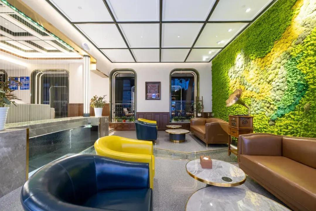 Nost Algia Hotel Near Beijing Panjiayuan Antique Market- Beijing Happy Valley, Cbd, China Zun And Sanlitun, Tian'Anmen Square, Free Ice Cream, Mineral Water, Coffee, Snacks And Laundry Service, Free Gymnastic, English Communication Well Dış mekan fotoğraf