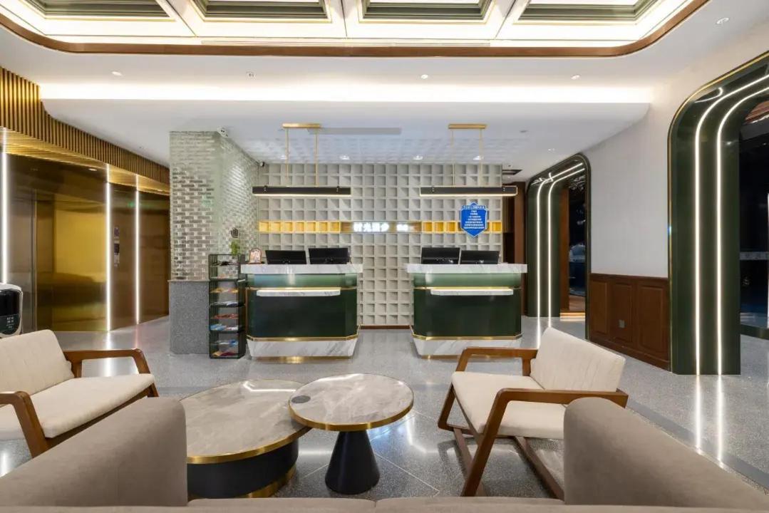 Nost Algia Hotel Near Beijing Panjiayuan Antique Market- Beijing Happy Valley, Cbd, China Zun And Sanlitun, Tian'Anmen Square, Free Ice Cream, Mineral Water, Coffee, Snacks And Laundry Service, Free Gymnastic, English Communication Well Dış mekan fotoğraf