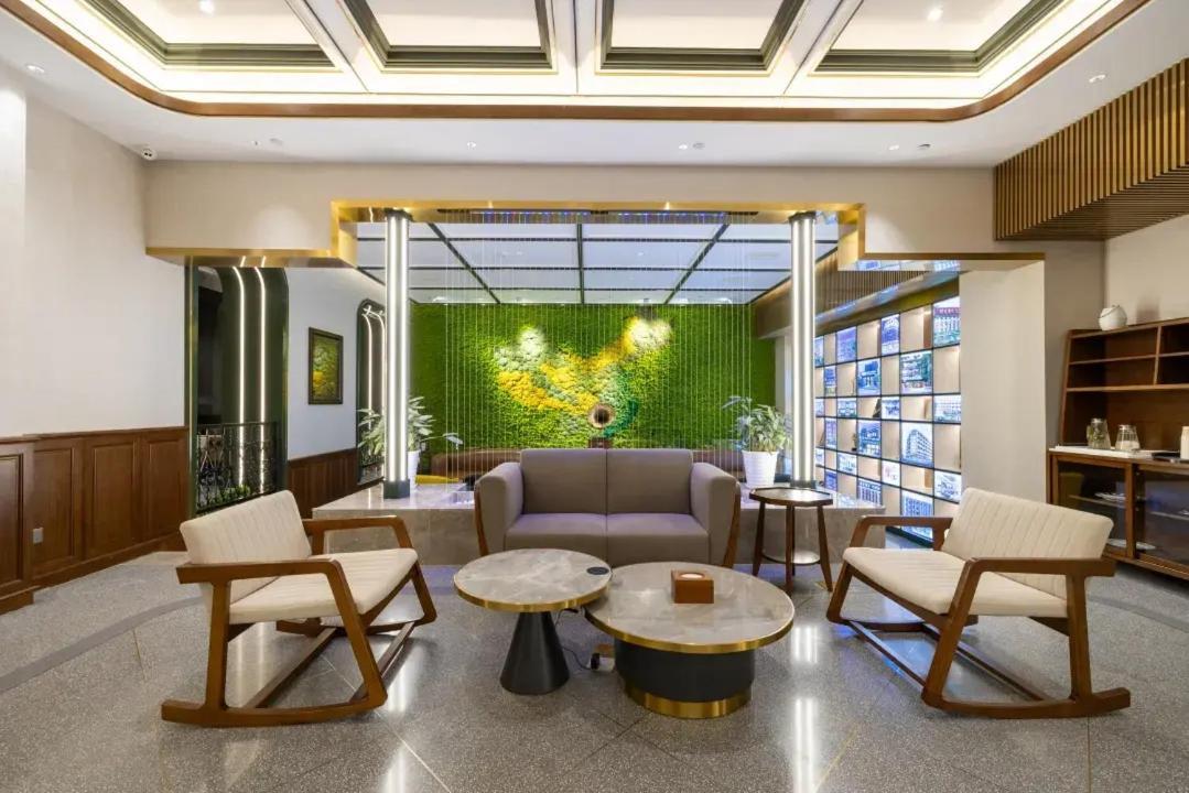 Nost Algia Hotel Near Beijing Panjiayuan Antique Market- Beijing Happy Valley, Cbd, China Zun And Sanlitun, Tian'Anmen Square, Free Ice Cream, Mineral Water, Coffee, Snacks And Laundry Service, Free Gymnastic, English Communication Well Dış mekan fotoğraf