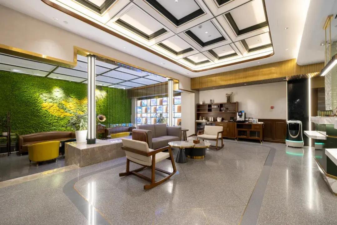 Nost Algia Hotel Near Beijing Panjiayuan Antique Market- Beijing Happy Valley, Cbd, China Zun And Sanlitun, Tian'Anmen Square, Free Ice Cream, Mineral Water, Coffee, Snacks And Laundry Service, Free Gymnastic, English Communication Well Dış mekan fotoğraf