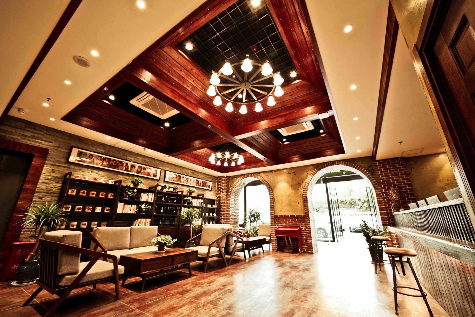 Nost Algia Hotel Near Beijing Panjiayuan Antique Market- Beijing Happy Valley, Cbd, China Zun And Sanlitun, Tian'Anmen Square, Free Ice Cream, Mineral Water, Coffee, Snacks And Laundry Service, Free Gymnastic, English Communication Well Dış mekan fotoğraf